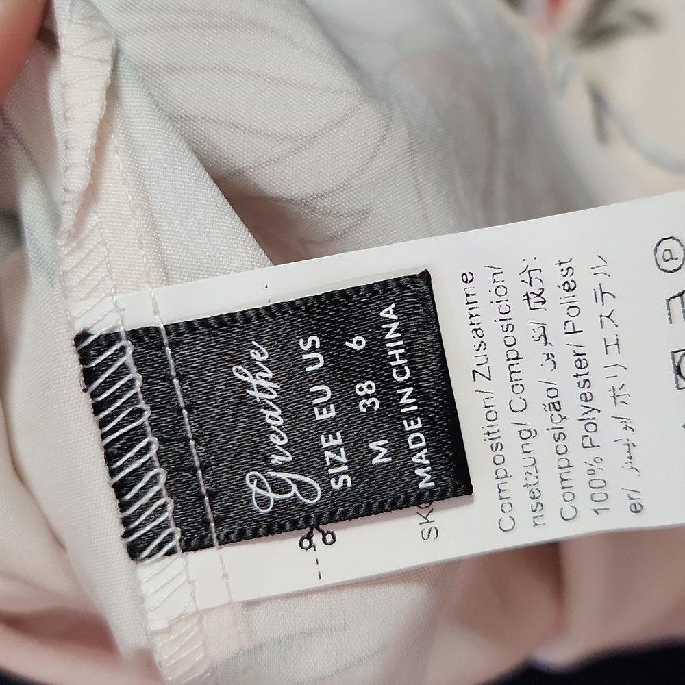 Womans Off White Floral Halter Top size Medium - Picture 5 of 5